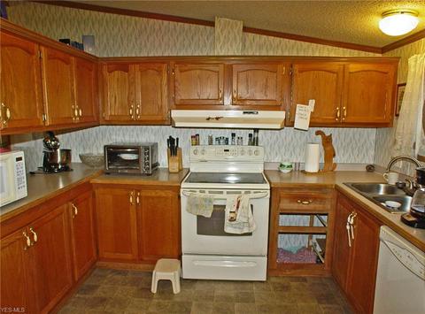 303 Ritchie Ave, Weirton, WV 26062 photo 4