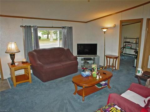 303 Ritchie Ave, Weirton, WV 26062 photo 2