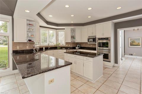 491 Devonshire Ln, Aurora, OH 44202 photo 9