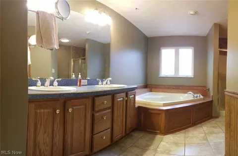 319 Augusta Dr, Elyria, OH 44035 photo 14