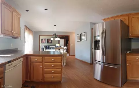 319 Augusta Dr, Elyria, OH 44035 photo 9