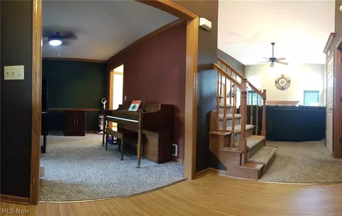 319 Augusta Dr, Elyria, OH 44035 photo 2