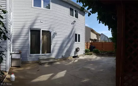 319 Augusta Dr, Elyria, OH 44035 photo 32