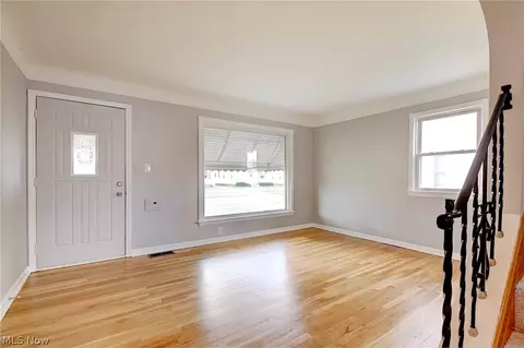 5610 Forest Ave, Parma, OH 44129 photo 3