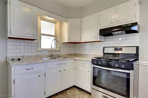 5610 Forest Ave, Parma, OH 44129 photo 6