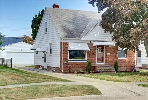 5610 Forest Ave, Parma, OH 44129 photo 2