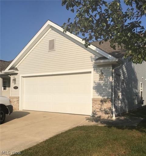 7629 Falling Leaf Dr, Seven Hills, OH 44131 photo 4