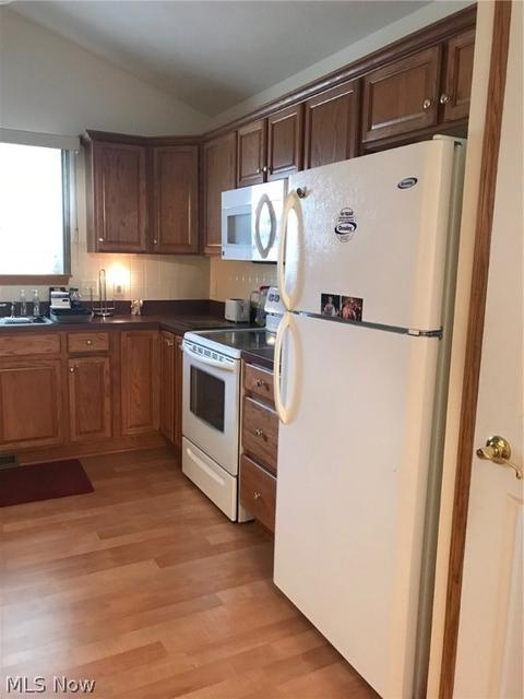 7629 Falling Leaf Dr, Seven Hills, OH 44131 photo 9