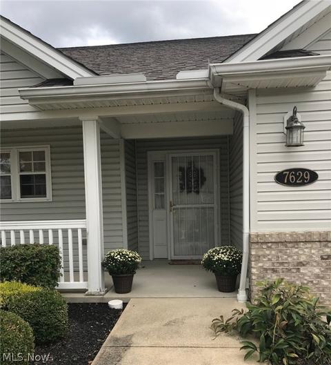 7629 Falling Leaf Dr, Seven Hills, OH 44131 photo 3