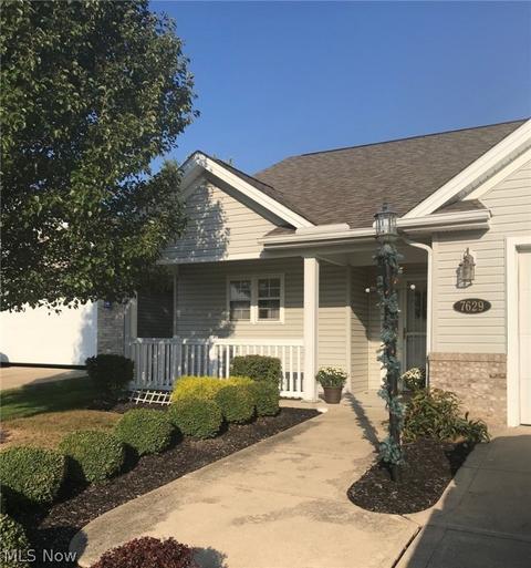 7629 Falling Leaf Dr, Seven Hills, OH 44131 photo 2