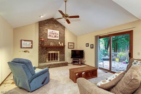 7248 Winchester Dr, Solon, OH 44139 photo 2