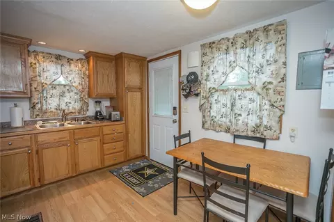 622 Hilliard Rd, Elyria, OH 44035 photo 7
