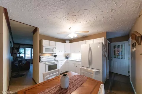 3902 Clinton Ave, Lorain, OH 44055 photo 8