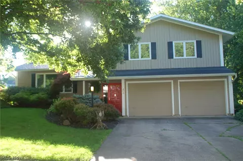 406 Gateway Blvd, Huron, OH 44839 photo 1