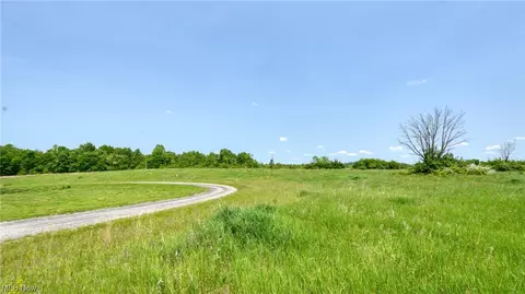 63570 Wintergreen Rd, Lore City, OH 43755