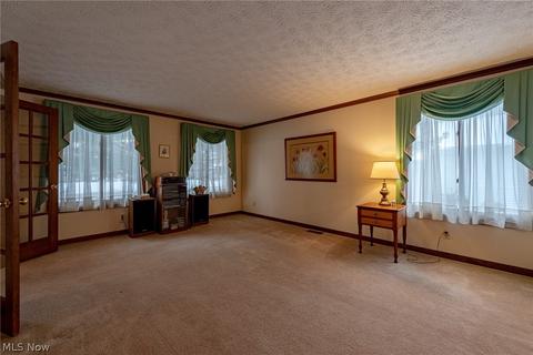 34403 Bramble Ln, Solon, OH 44139 photo 4