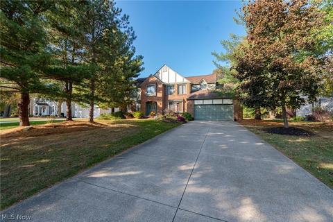 34403 Bramble Ln, Solon, OH 44139 photo 2