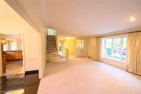 4006 Devonshire Cir, Stow, OH 44224 photo 7