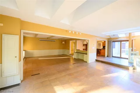 4006 Devonshire Cir, Stow, OH 44224 photo 12