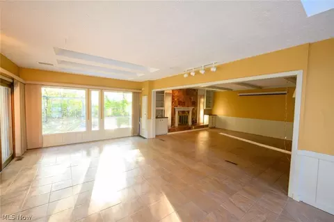 4006 Devonshire Cir, Stow, OH 44224 photo 11