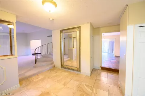 4006 Devonshire Cir, Stow, OH 44224 photo 3