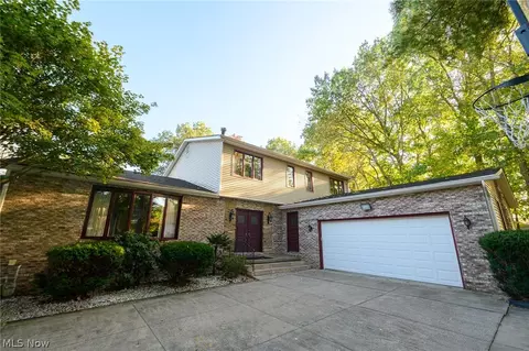 4006 Devonshire Cir, Stow, OH 44224 photo 1