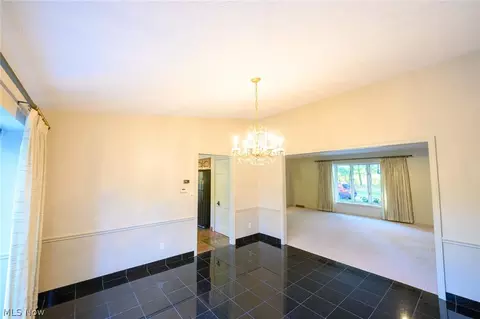 4006 Devonshire Cir, Stow, OH 44224 photo 5