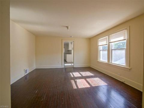 1059 N Howard St, Akron, OH 44310 photo 12