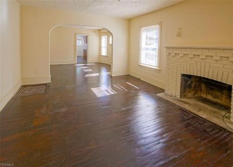 1059 N Howard St, Akron, OH 44310 photo 3