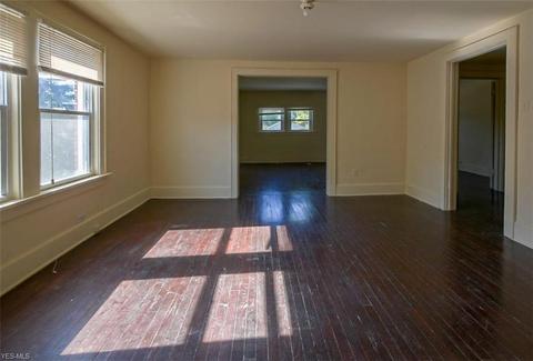 1059 N Howard St, Akron, OH 44310 photo 11