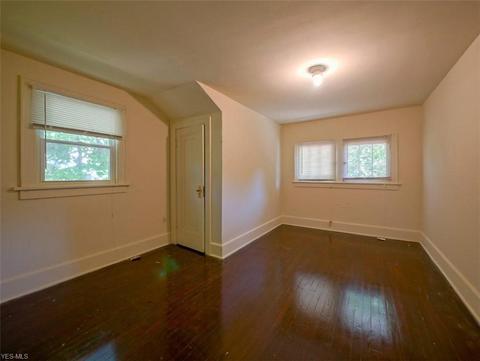 1059 N Howard St, Akron, OH 44310 photo 15