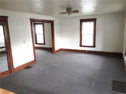 171 E Main St, Geneva, OH 44041 photo 9