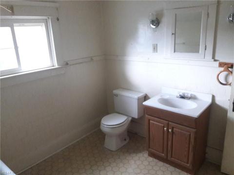 171 E Main St, Geneva, OH 44041 photo 24