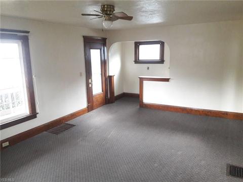 171 E Main St, Geneva, OH 44041 photo 6