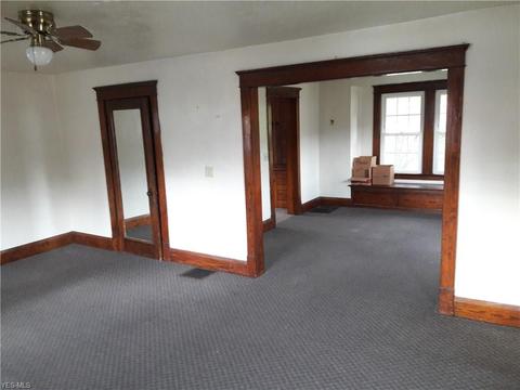 171 E Main St, Geneva, OH 44041 photo 8