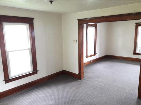 171 E Main St, Geneva, OH 44041 photo 10