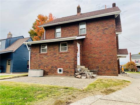 182 Como St, Struthers, OH 44471 photo 2