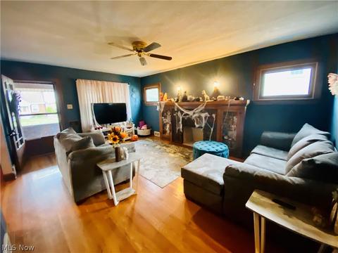 182 Como St, Struthers, OH 44471 photo 6