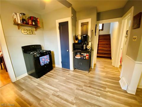 182 Como St, Struthers, OH 44471 photo 10