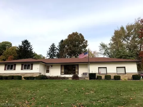 6201 Austin Dr, Ashtabula, OH 44004 photo 3
