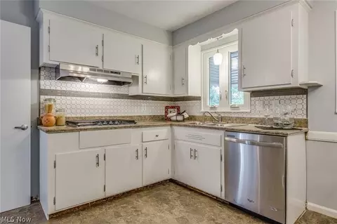 262 E 257 St, Euclid, OH 44132 photo 8
