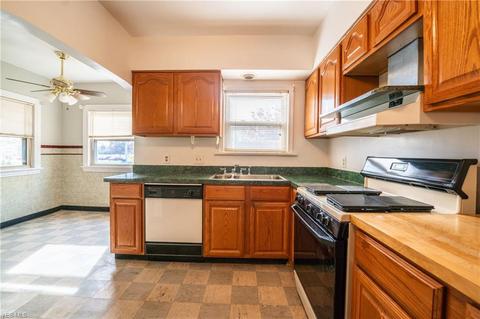 6728 State Rd, Parma, OH 44134 photo 2