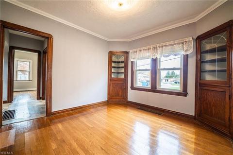 6728 State Rd, Parma, OH 44134 photo 9