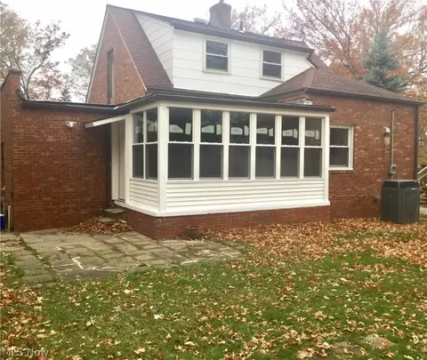 411 E 266th St, Euclid, OH 44132 photo 4