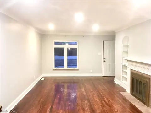 411 E 266th St, Euclid, OH 44132 photo 9