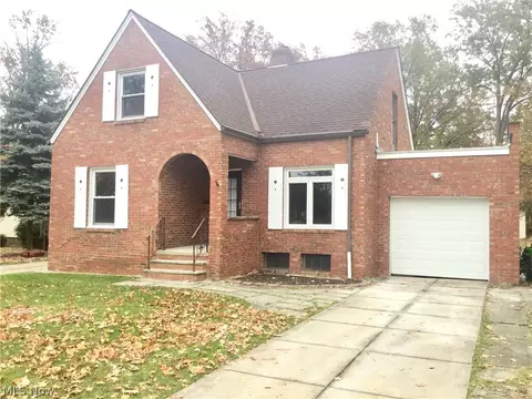 411 E 266th St, Euclid, OH 44132 photo 1