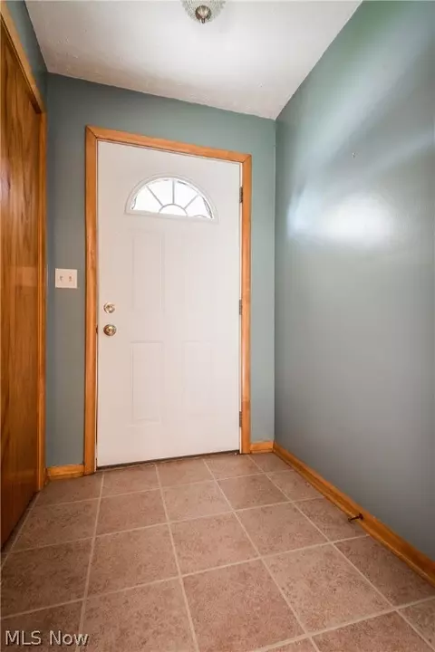 608 Valleyview Ave NW, Canton, OH 44708 photo 2