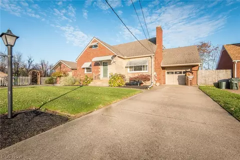 608 Valleyview Ave NW, Canton, OH 44708 photo 28