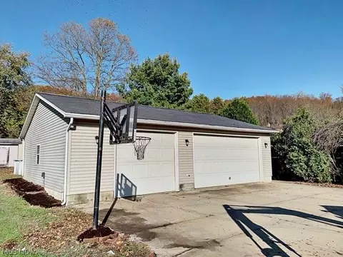 3002 Barnhill Rd, Midvale, OH 44653 photo 2