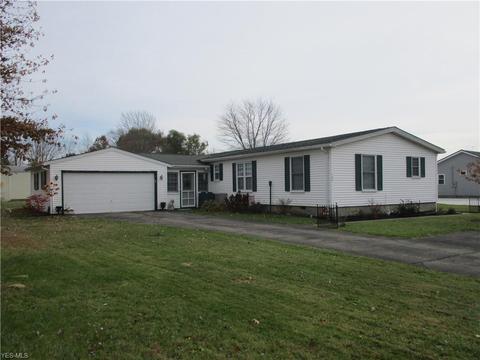 106 Pike Ct, Lagrange, OH 44050 photo 2